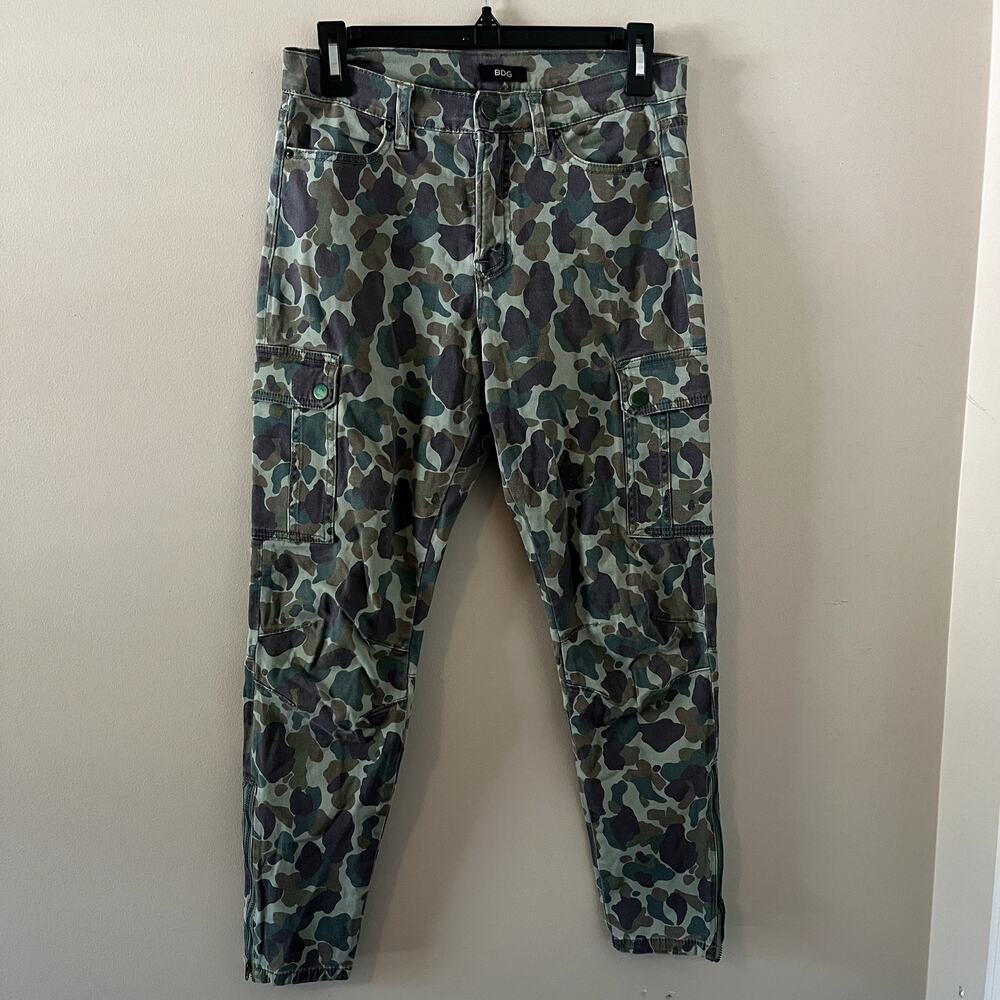 BDG Urban Outfitters Camo Cargo Straight Leg Pants Women's 27
